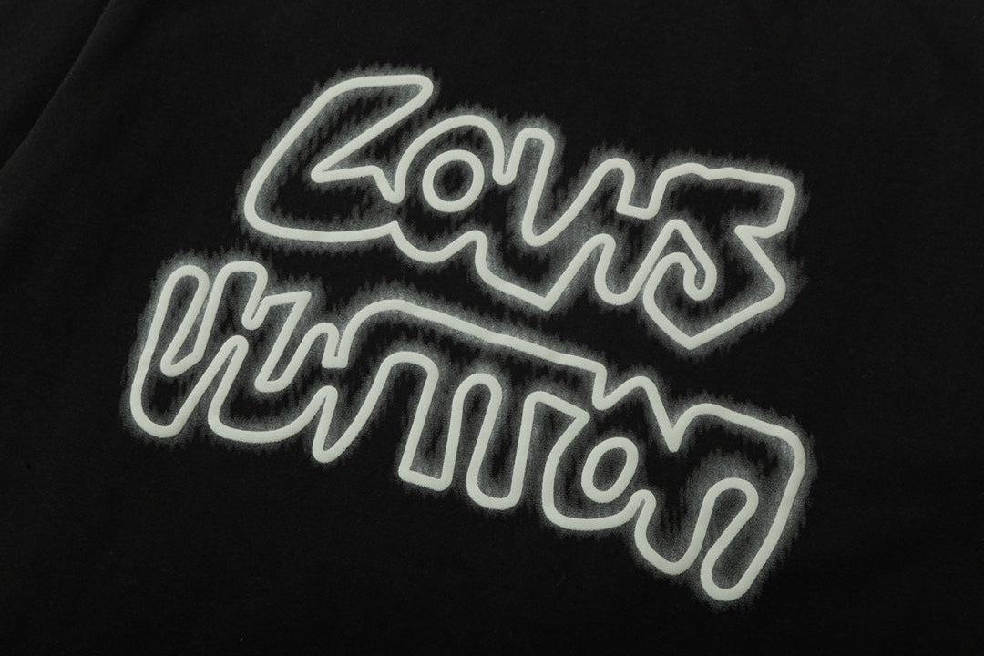 Camiseta con estampado de letras de espuma