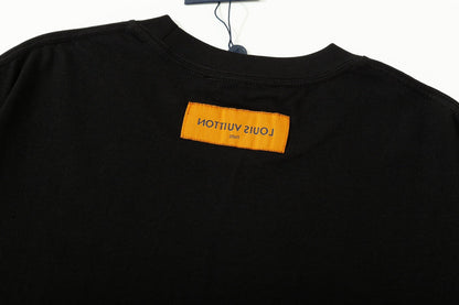 Camiseta con estampado de letras de espuma