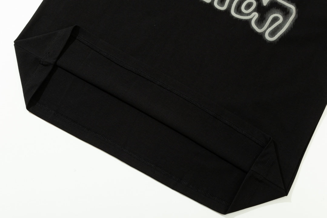 Camiseta con estampado de letras de espuma