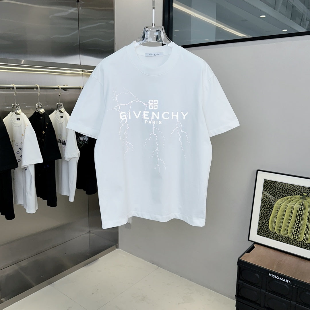 Camiseta con estampado de rayos