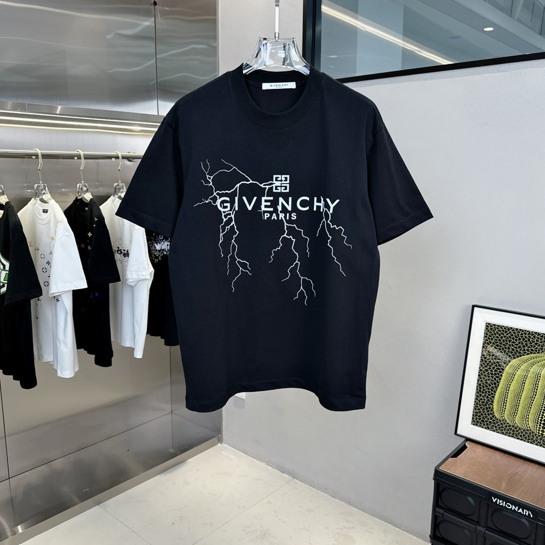 Camiseta con estampado de rayos