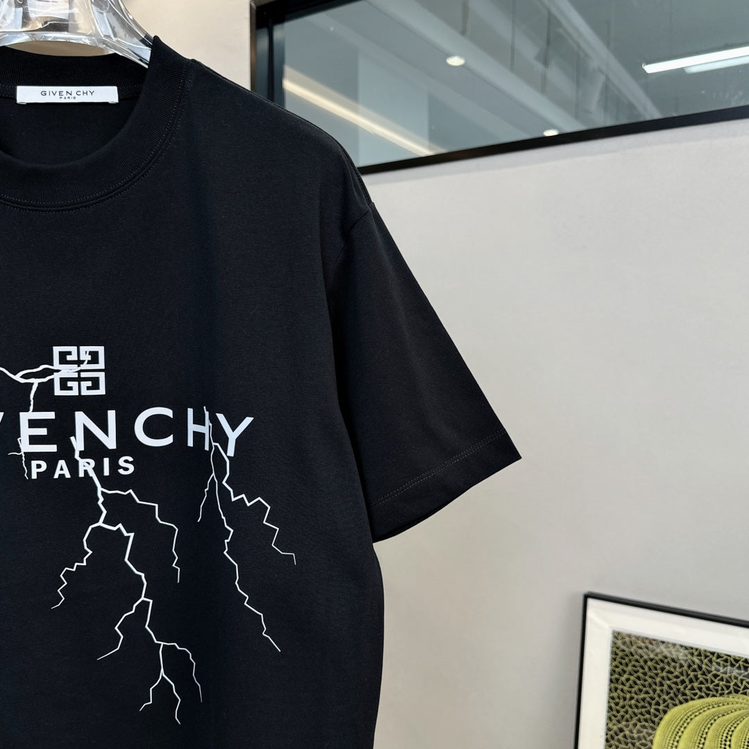 Camiseta con estampado de rayos