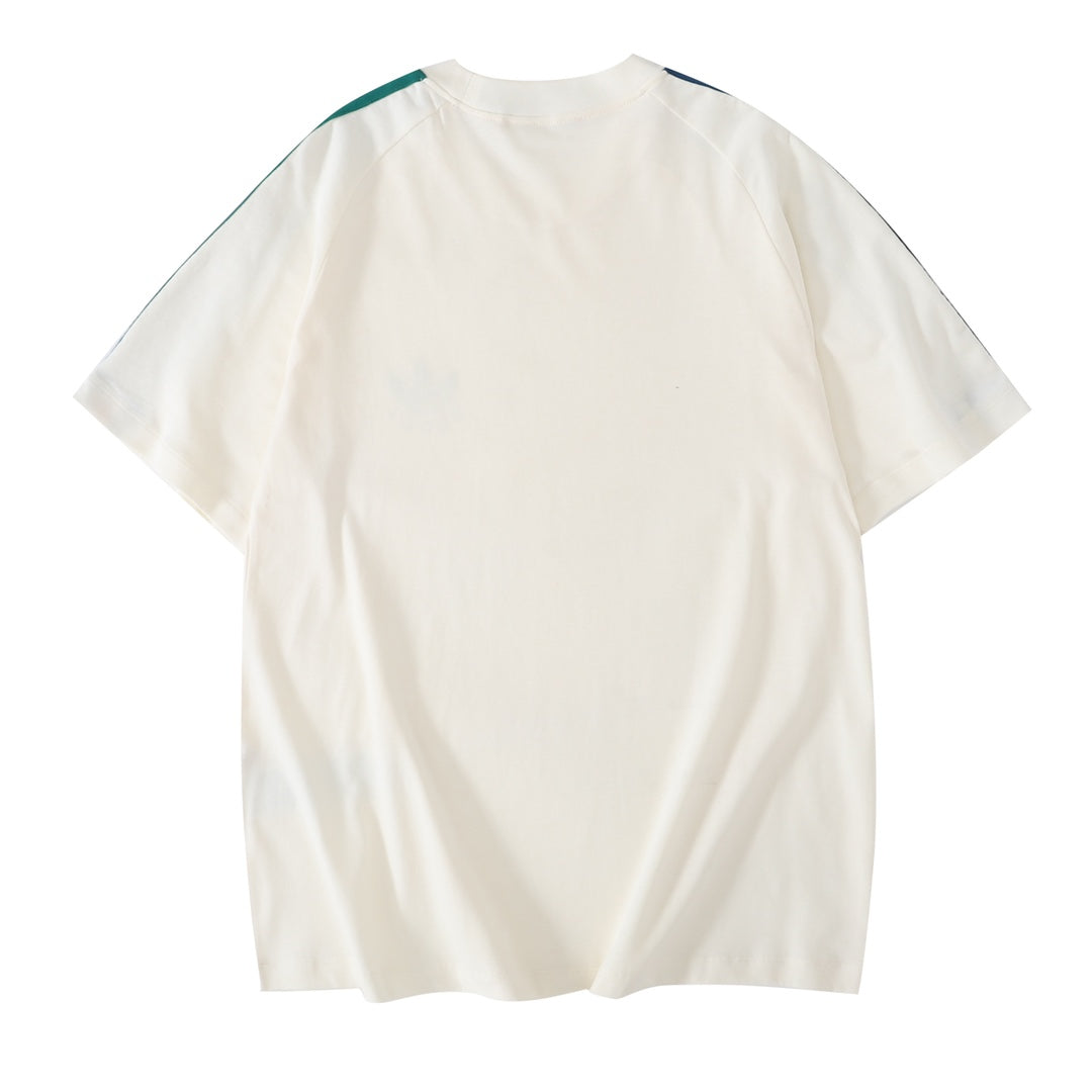 Camiseta de rayas en los hombros