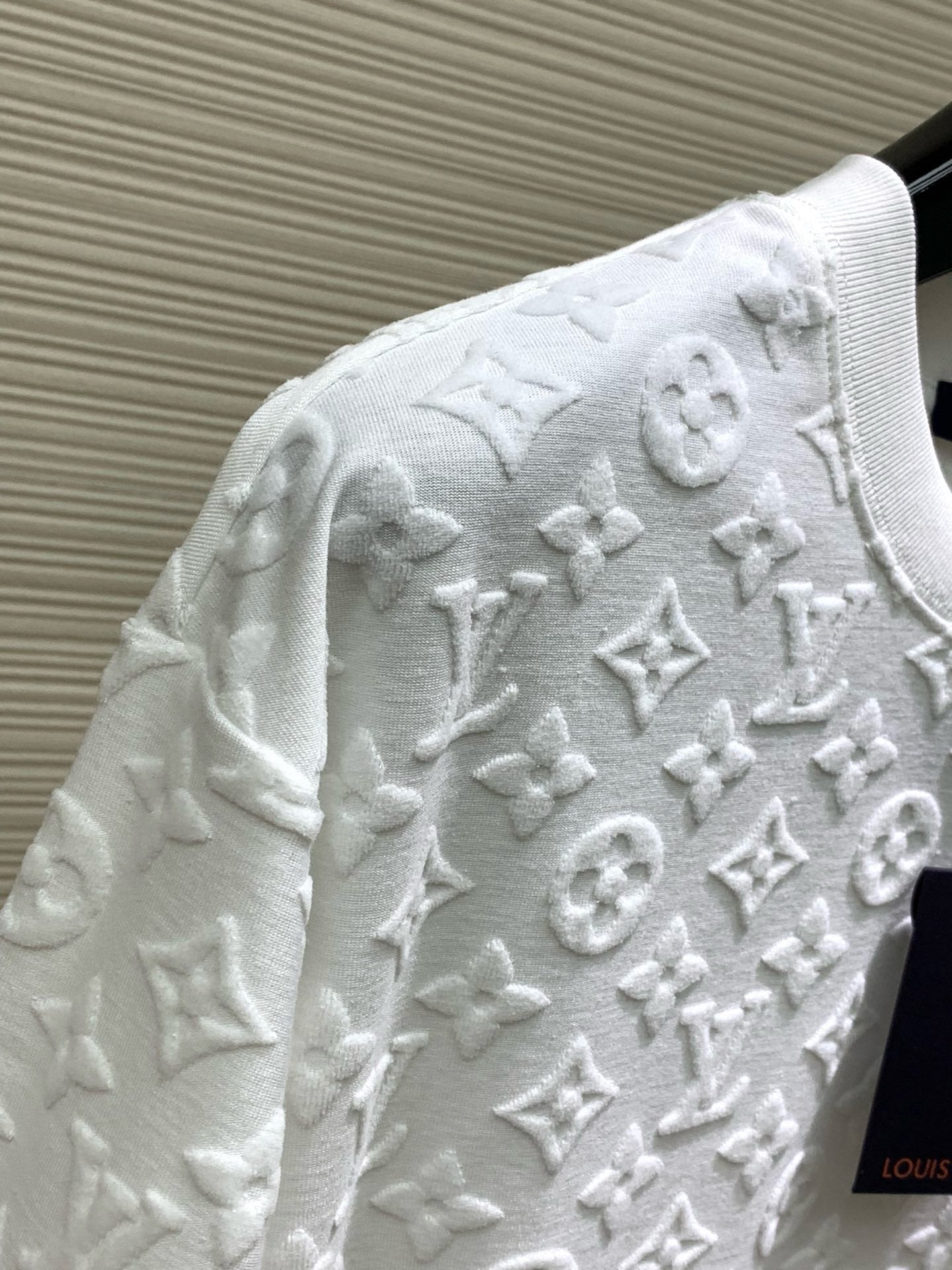 Camiseta de manga corta con cuello redondo de espuma