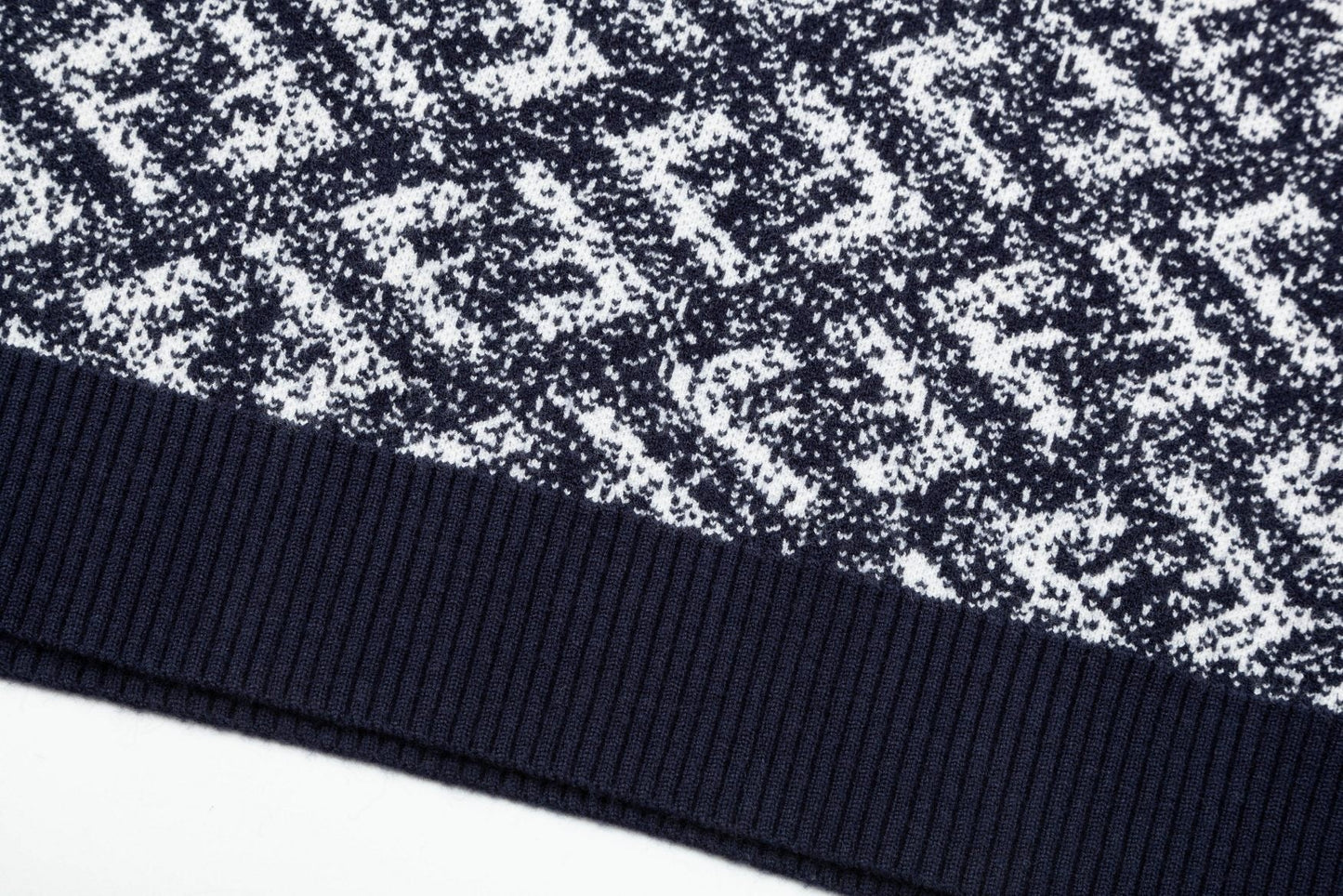Suéter jacquard con estampado integral