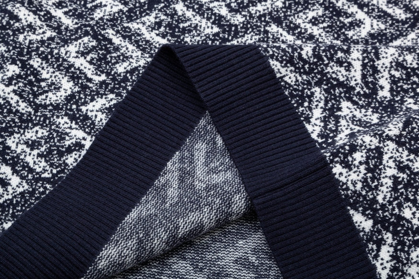 Suéter jacquard con estampado integral