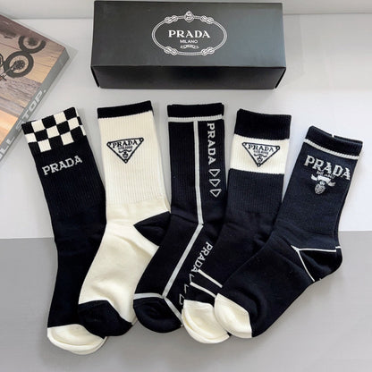 Calcetines clásicos con estampado de triángulos