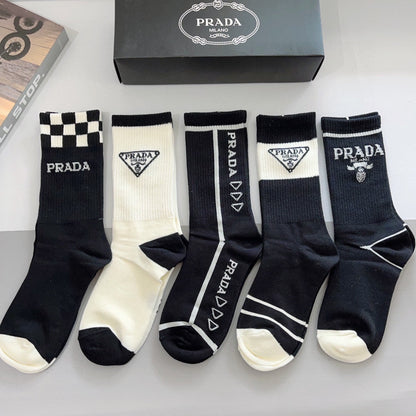 Calcetines clásicos con estampado de triángulos