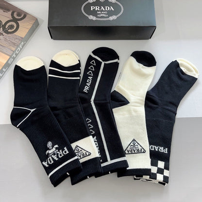 Calcetines clásicos con estampado de triángulos