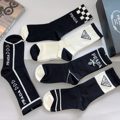 Calcetines clásicos con estampado de triángulos