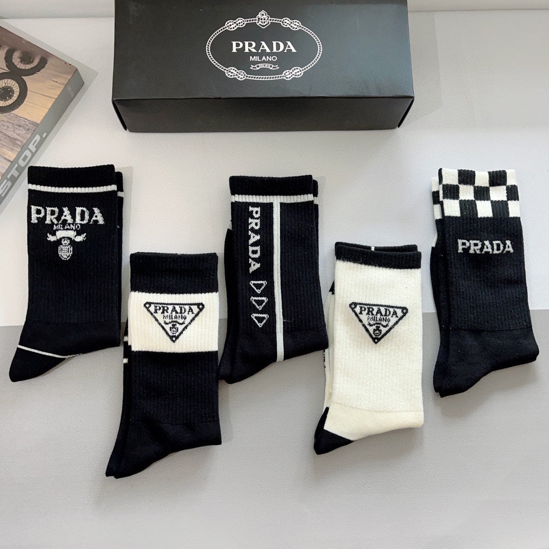 Calcetines clásicos con estampado de triángulos