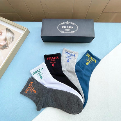 Calcetines con estampado de letras
