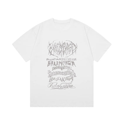 Camiseta con letras dibujadas a mano