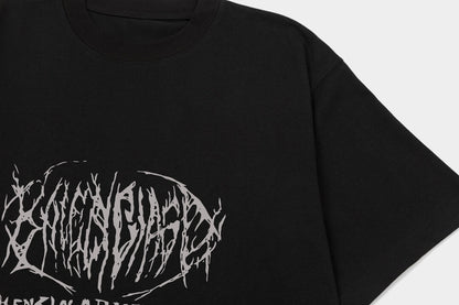 Camiseta con letras dibujadas a mano