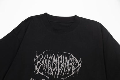 Camiseta con letras dibujadas a mano